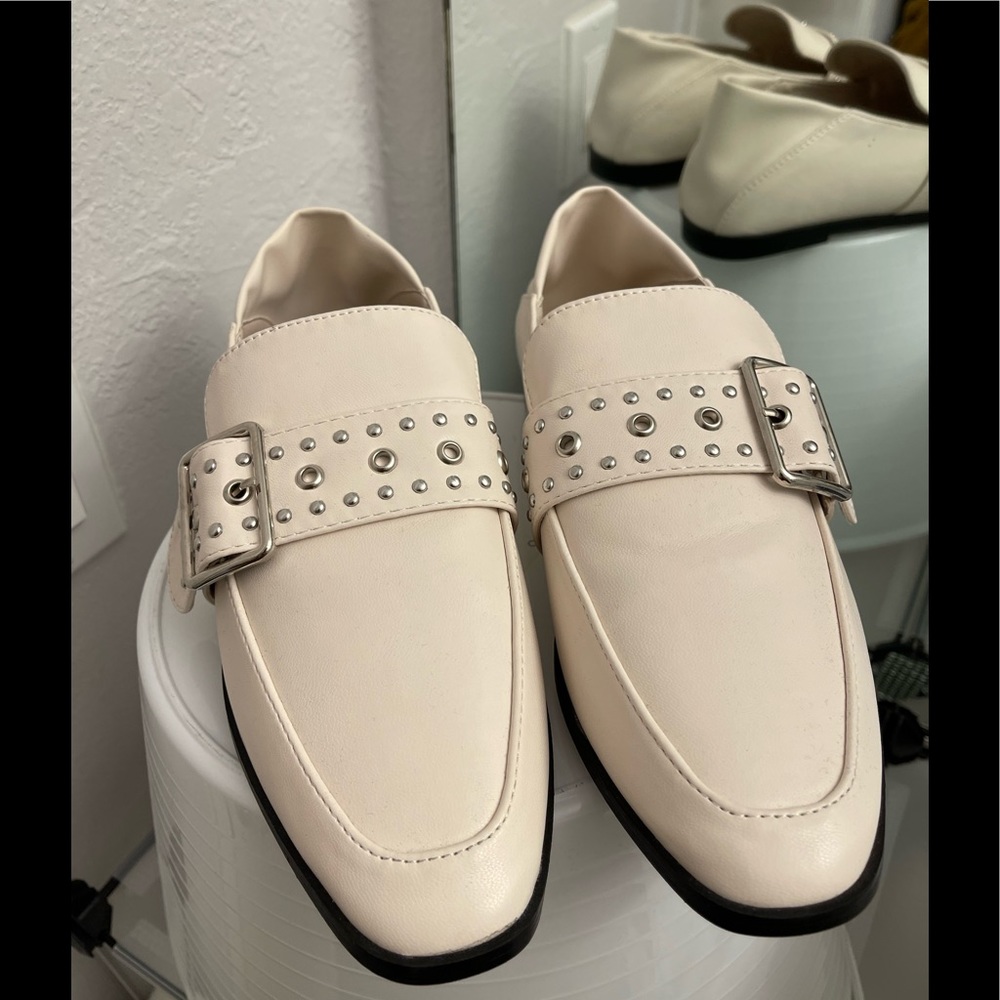 Vintage Havana Maureen Women's Off-White Buckle Loafer- New Size 7.5